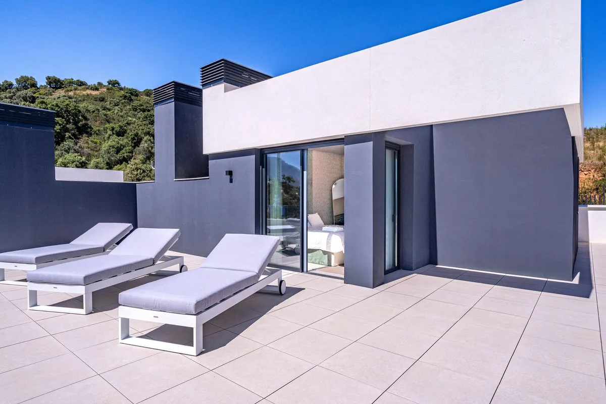 6bdd9735-1c74-432b-b945-de940a63ec24