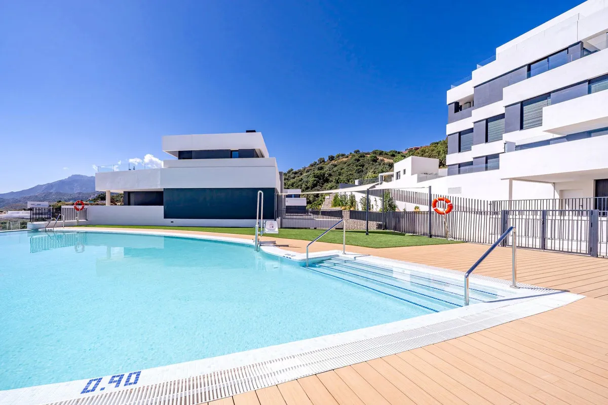 c2bd777e-13c7-4e32-9692-a005a64031b5