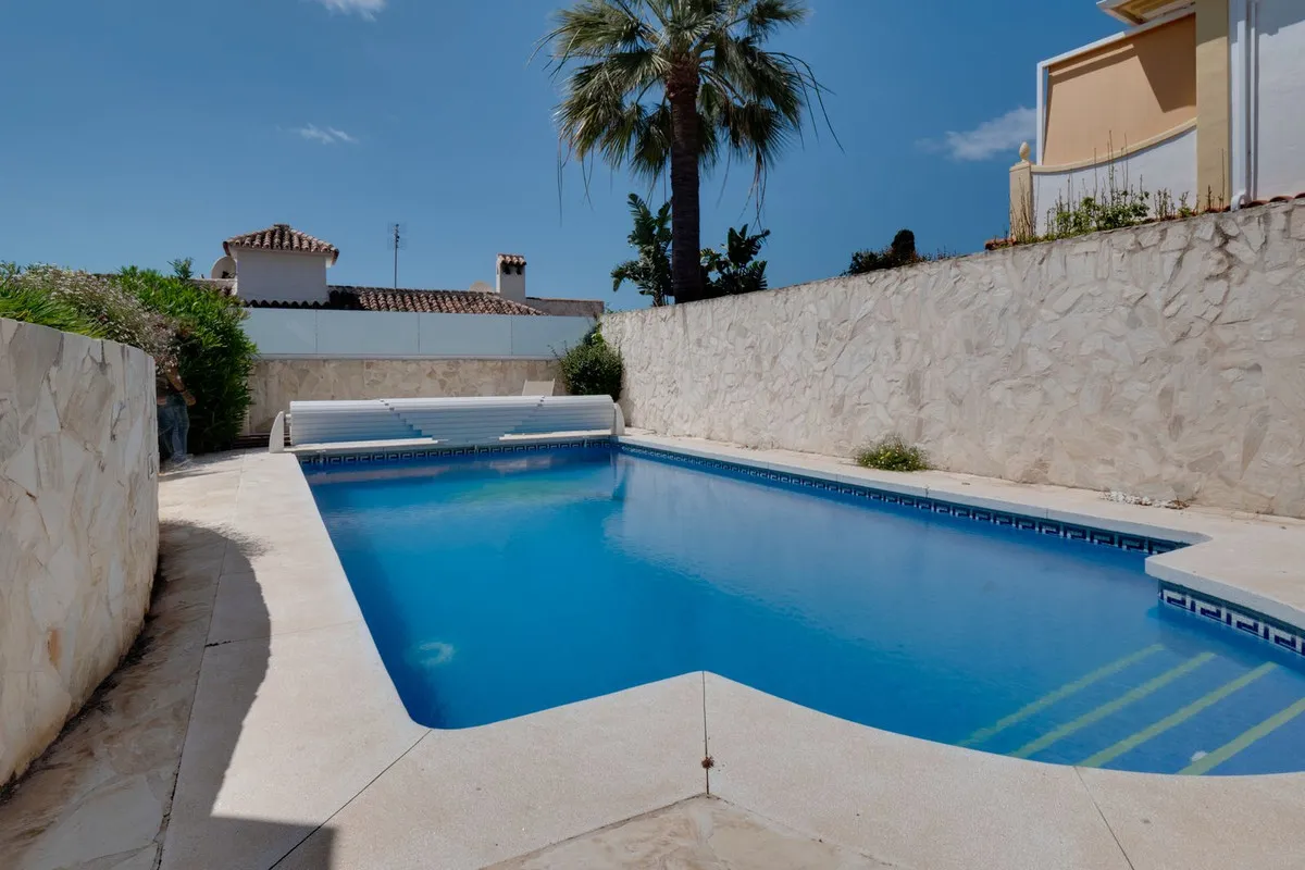 04949500-c9b6-4500-af8f-c8e32c7f576d