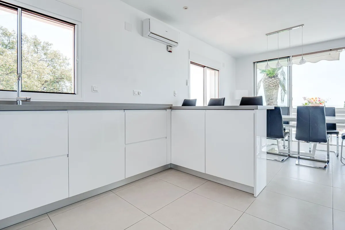 0dde375a-8676-4777-9a2e-cebd7f998153