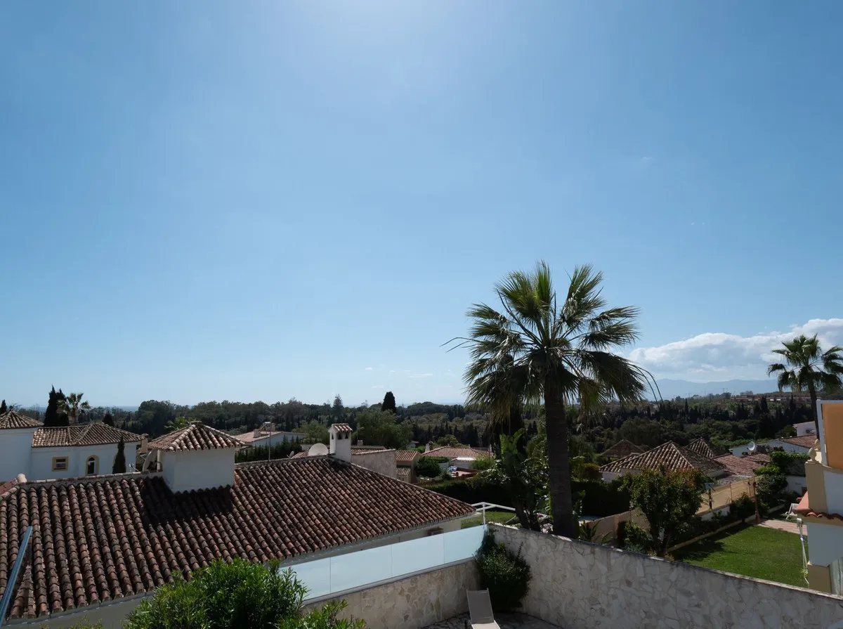 11f6193b-6ad5-4c8b-8c77-d813b84fc6fe