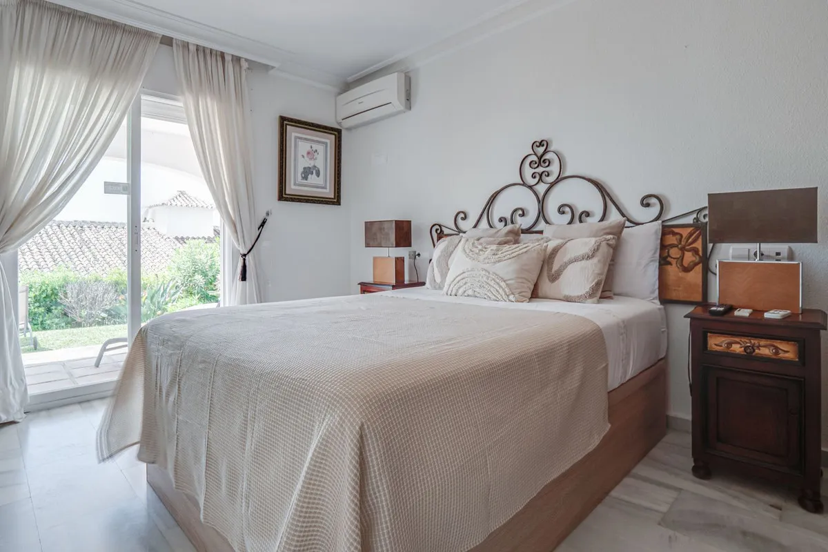 1abd9bb9-3c6b-4b52-95fd-22a9e7a606c9