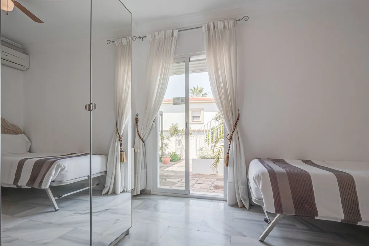 5941da43-edb1-4f2d-aa03-990c8db47e08