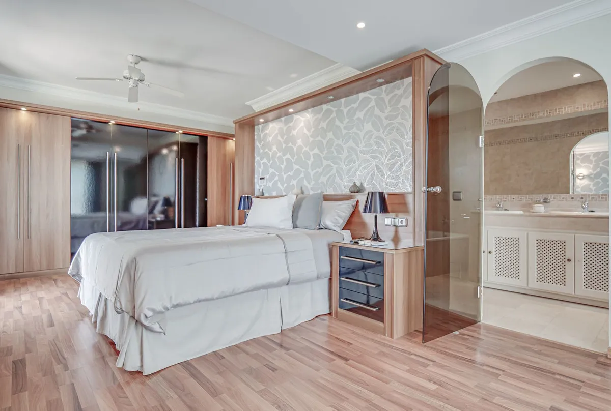 f17a5b61-7f0d-4934-bfbc-e67b6b5e8cc2