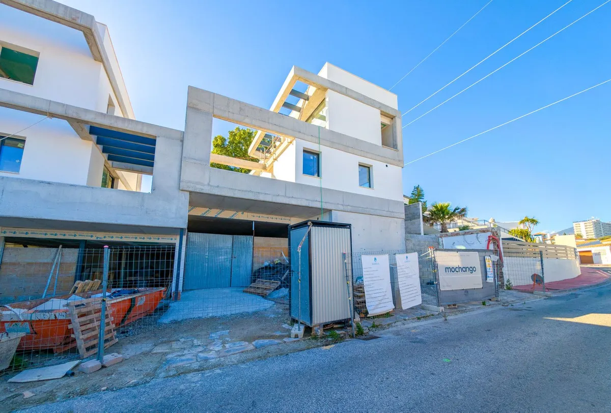 803bf306-aaad-450a-8085-088e29a5d944