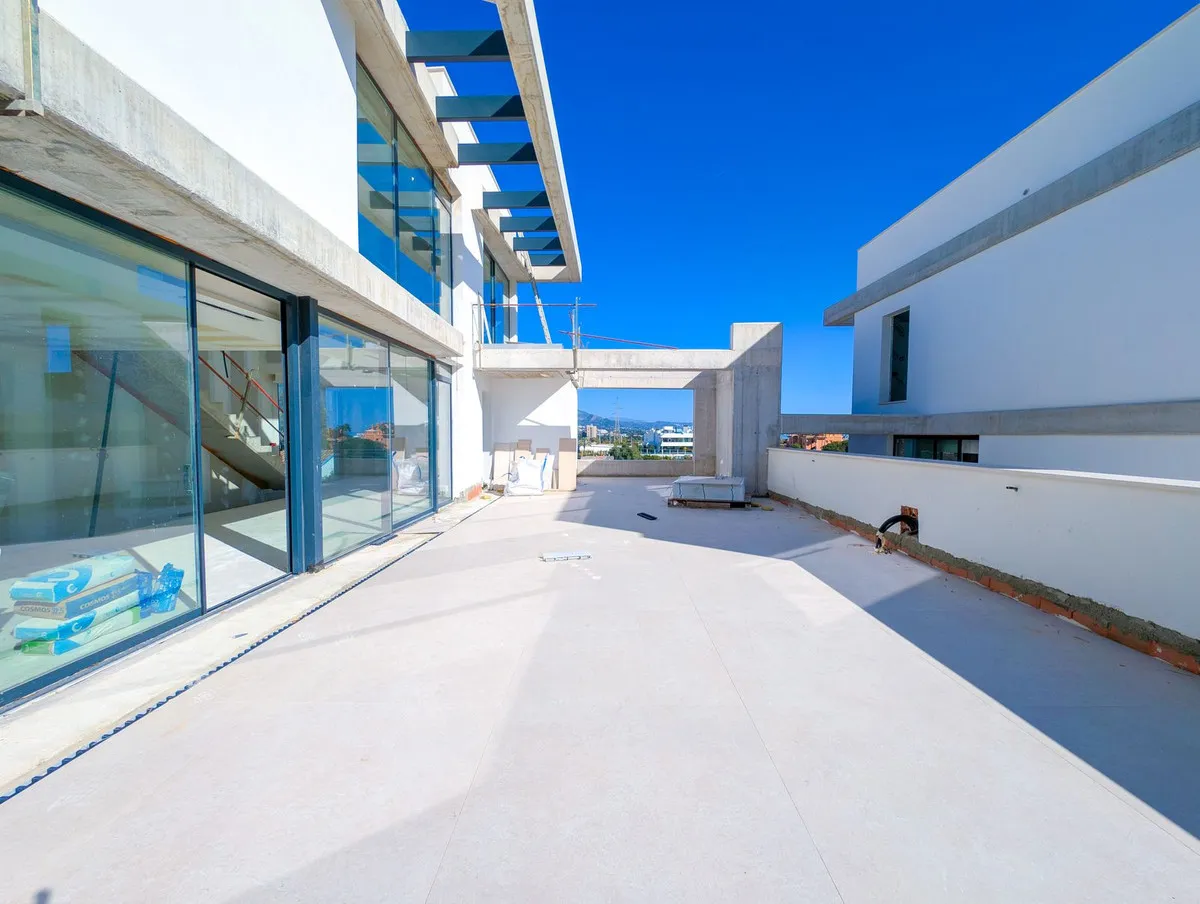 f1e2533d-17cd-4d94-835a-b276355bc0e7