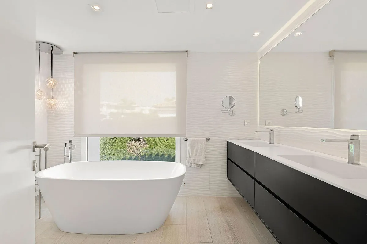 378ffe73-c894-4a5a-a984-a3e72a2f6b67