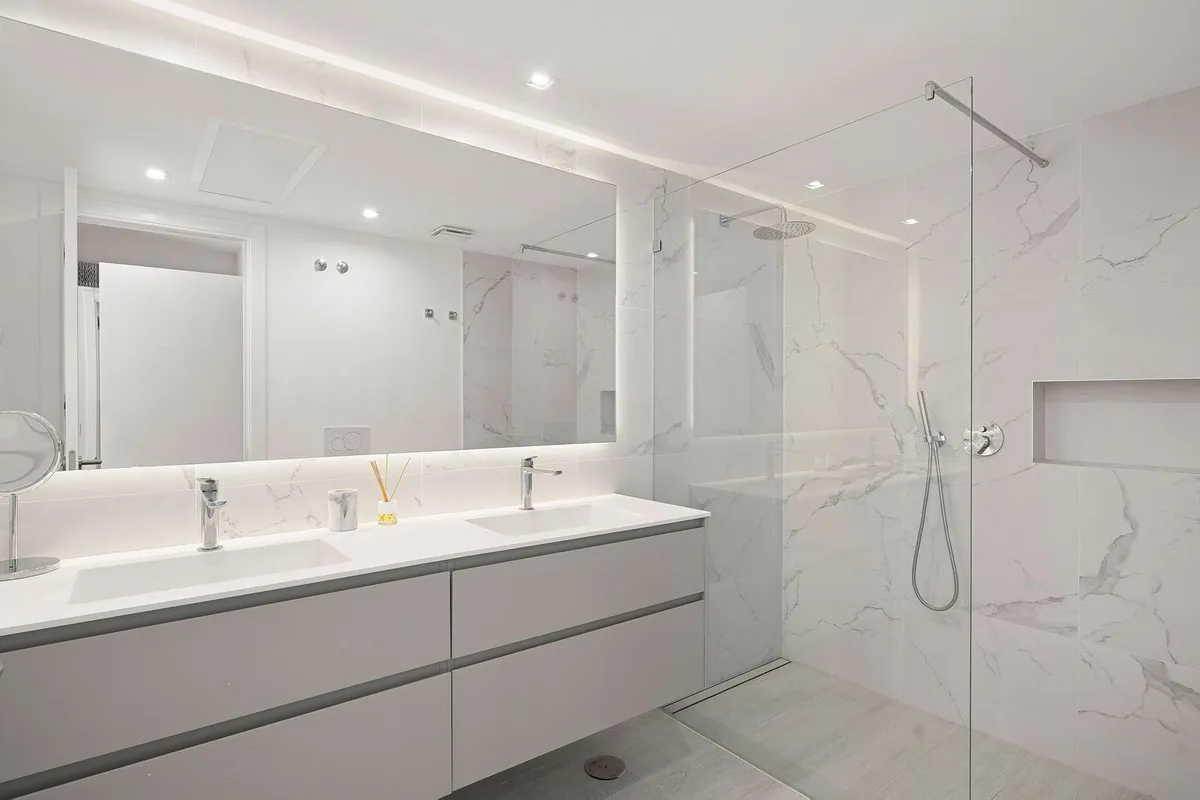 618c9834-689c-4b35-9c47-a70c60292c5e