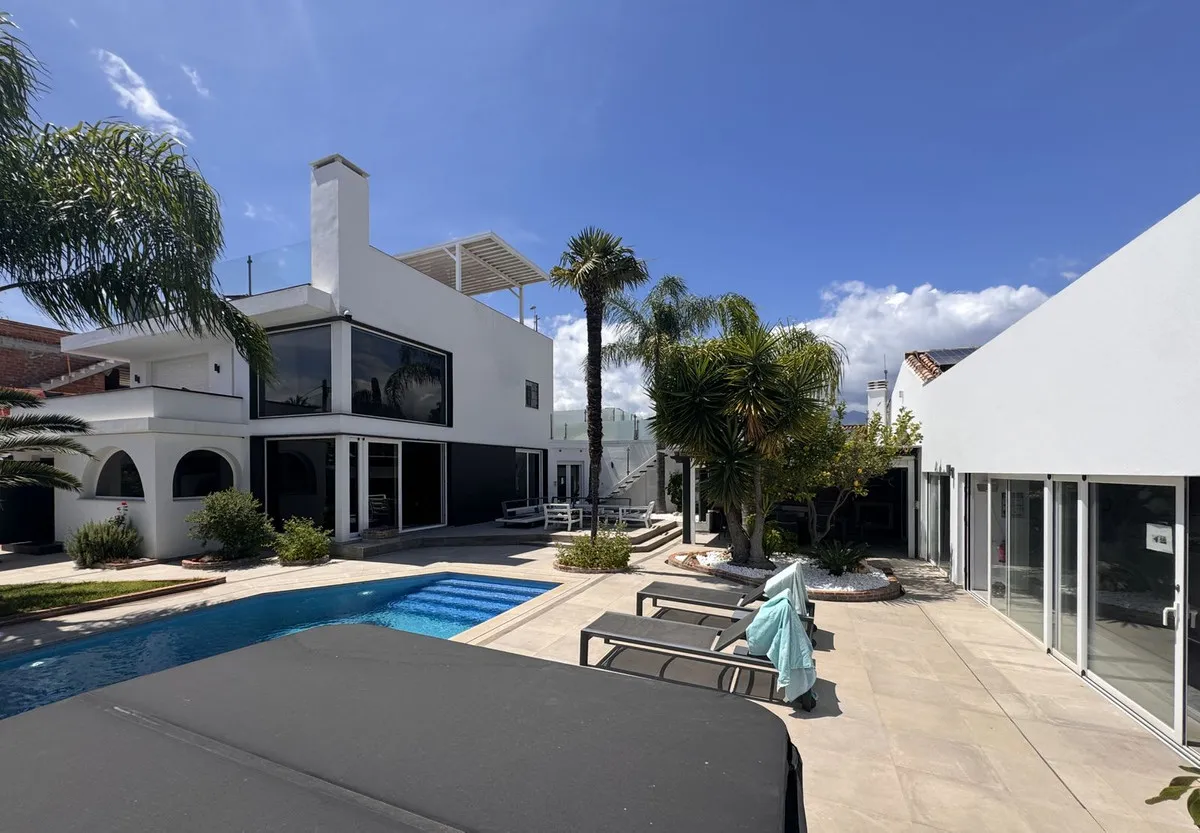 7b57d247-dc8a-4bbd-ba0d-02dc12189bec