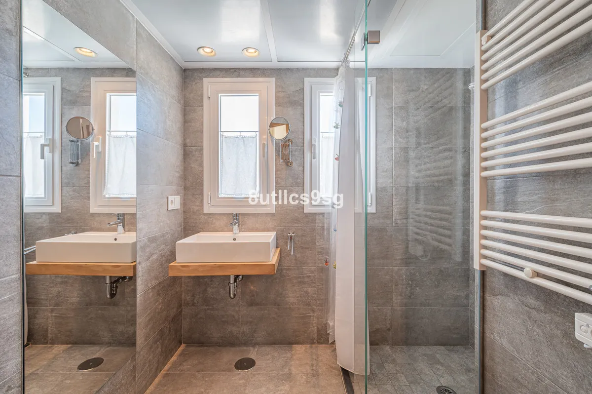 f4a2dfb3-c7e8-4414-8e16-6857a0d6c3f3