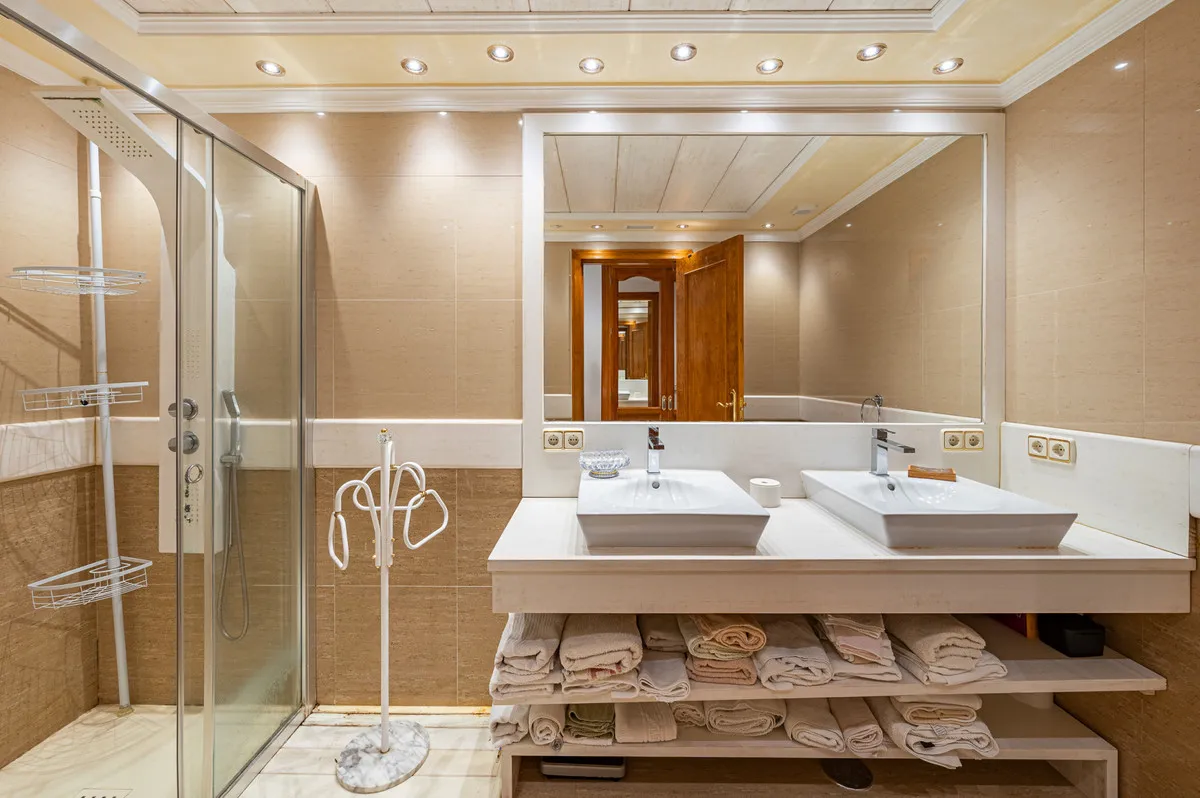 f830e237-b0d6-4b19-8106-41faeba4e97a