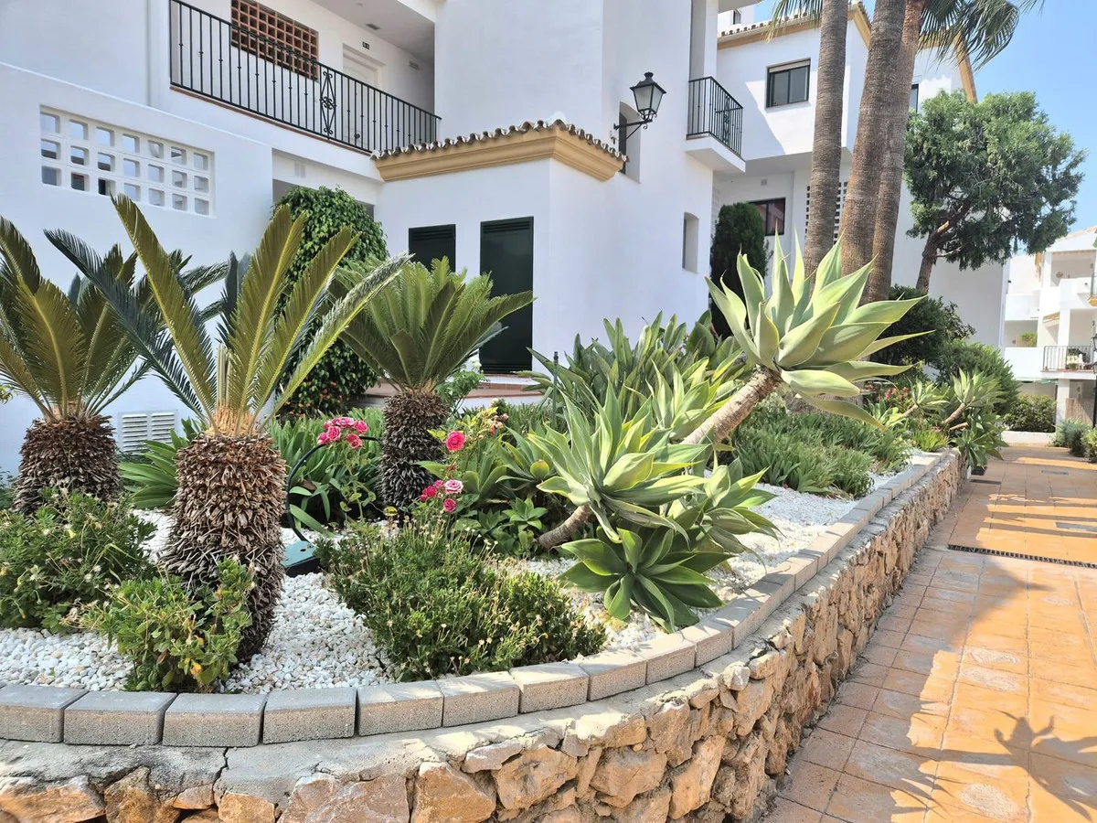 2bc08e8e-c01c-4079-a4f4-d5ee71273d21