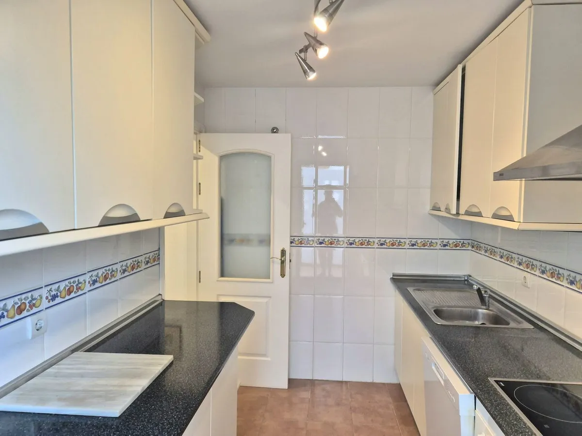 6a75e933-6048-4b11-b601-da5f80fd9282