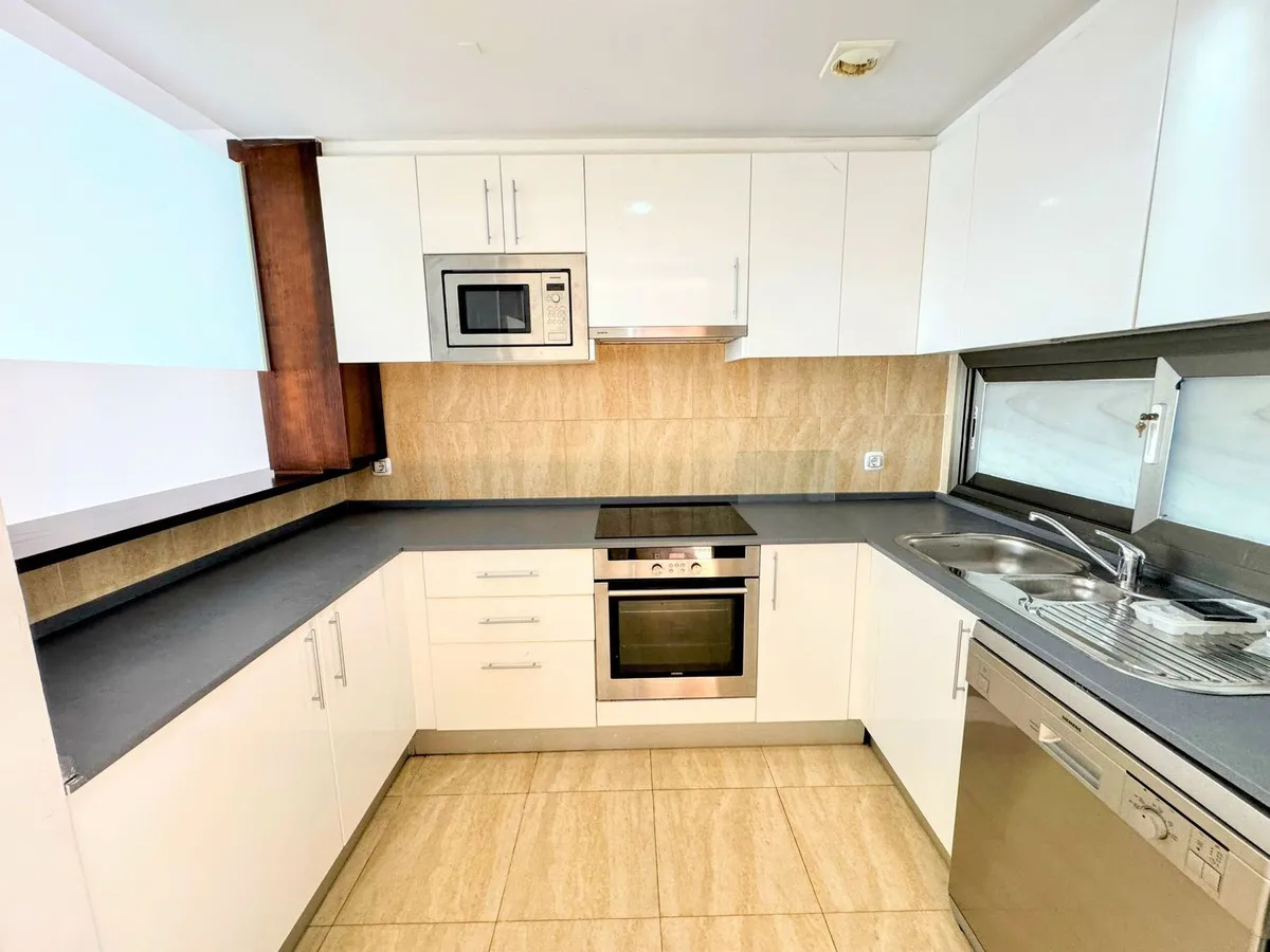 6a5e96f4-db62-43f7-a92d-dbfe1d750b7c