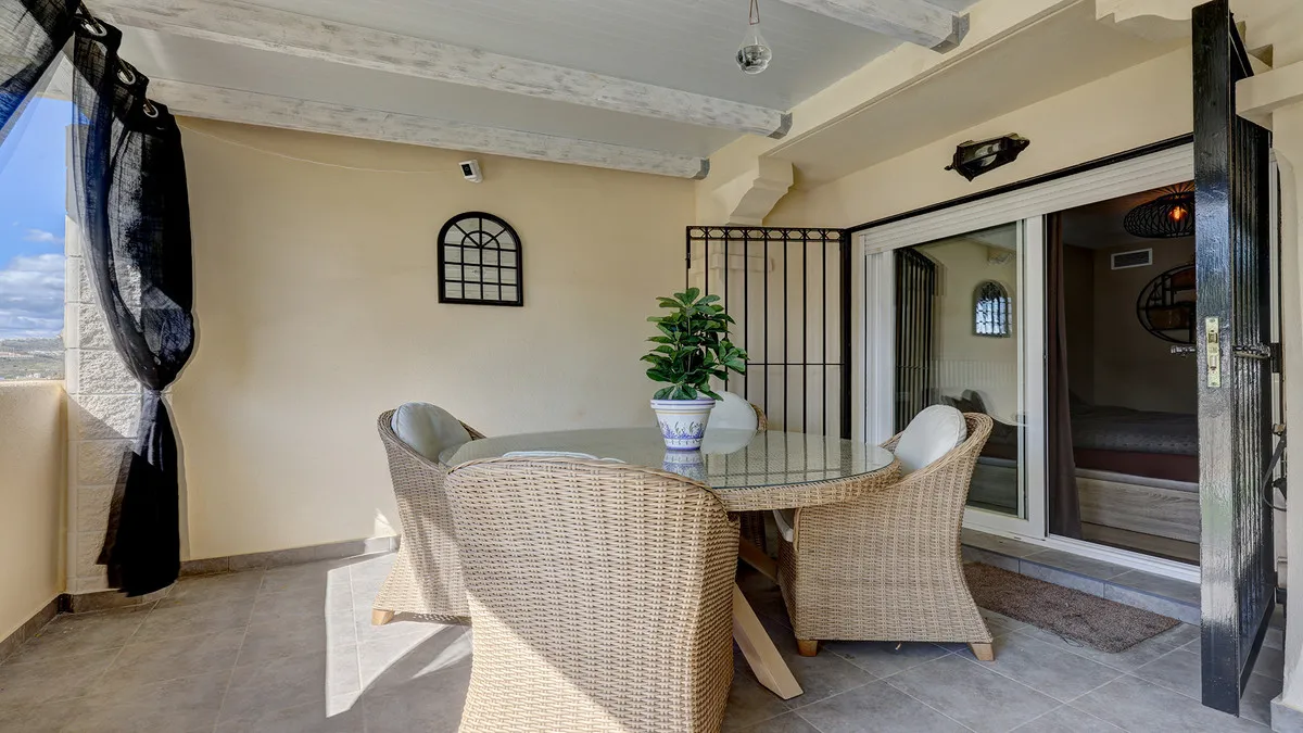 7286cb59-eb91-4971-8363-e0b6988429a8