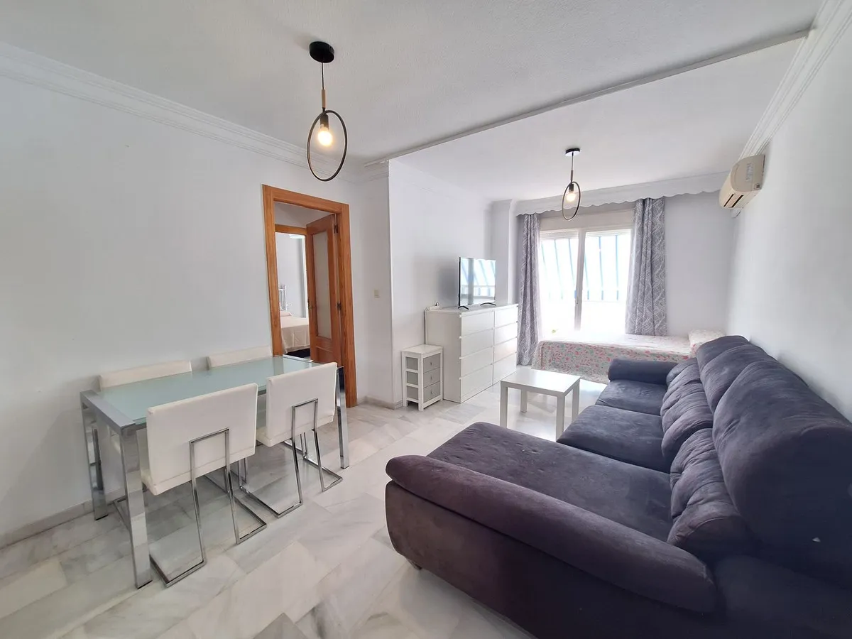 d0c2d965-817b-4998-a5e8-73b3f9b2c707