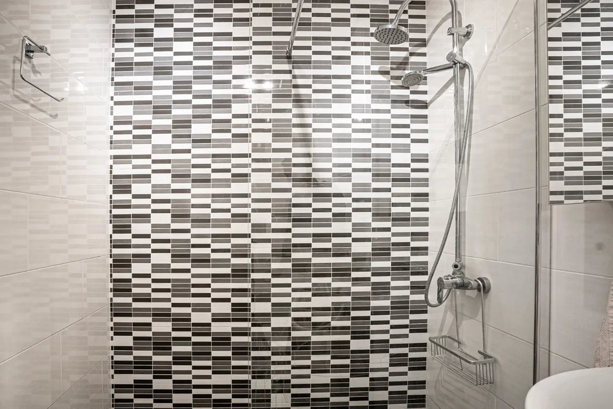 e3400327-00e3-4db4-beb7-8b38c5603460