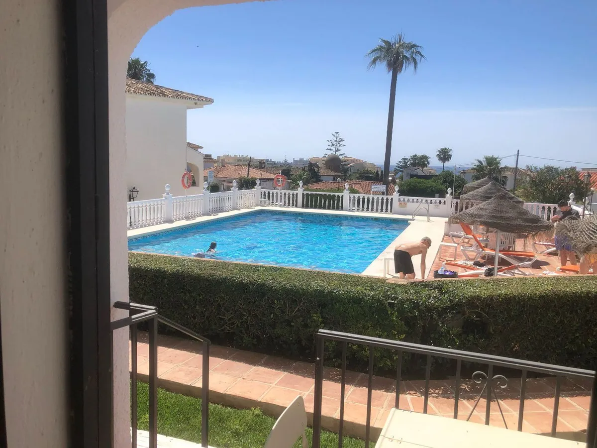 941864f8-9858-4192-9f32-c3140203a7c1