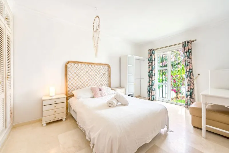 0dc6529a-39af-46e7-af4c-46fd2e9b3ed1