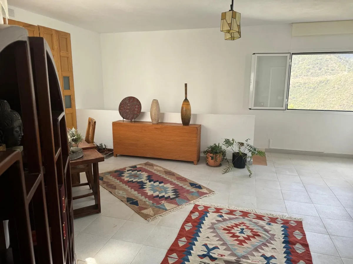 90b4c2ca-6c83-4861-9dec-a142eadfc3e1