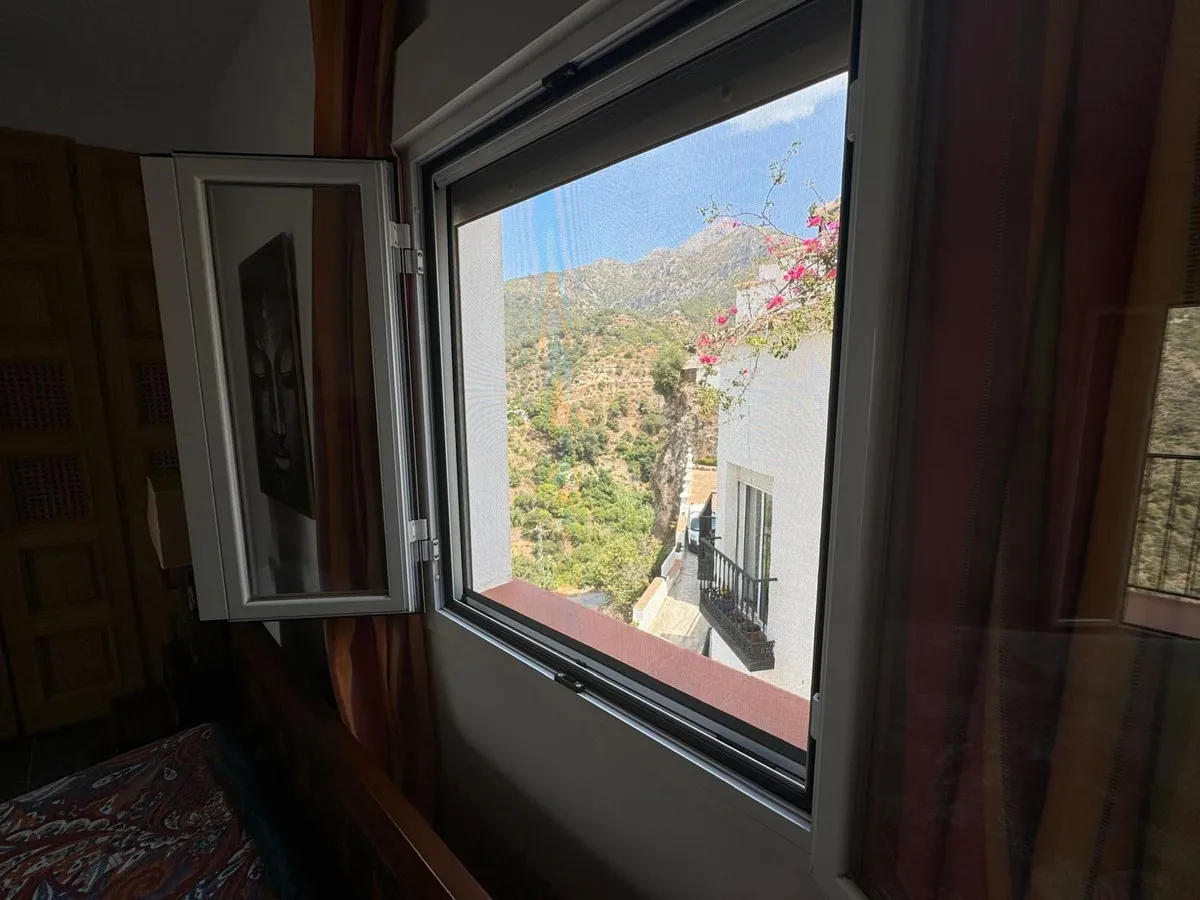 a5bd8c4e-7c59-4187-b1ff-91c6b72fae22