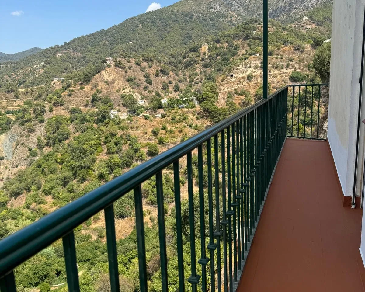 ae68ade5-b2cf-4eaa-abda-2dc3f60f7129