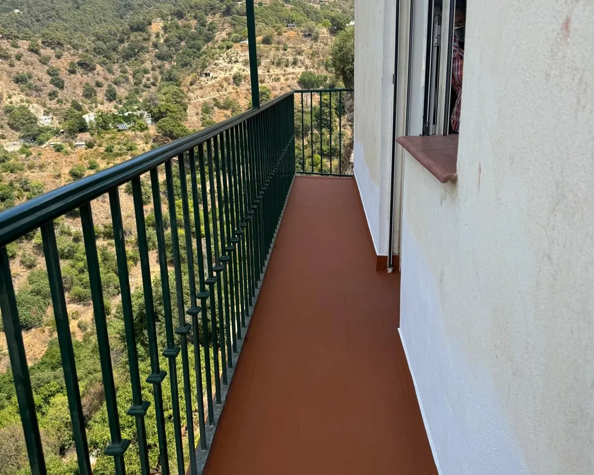 d093b600-e652-4423-aa66-32ff3978f505