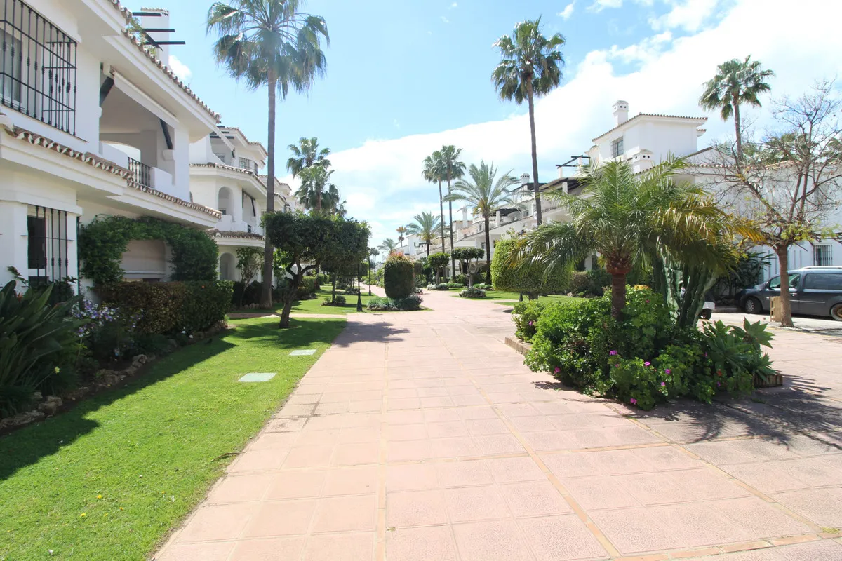 16758163-8ee9-41ee-a376-c184cc74ca9d