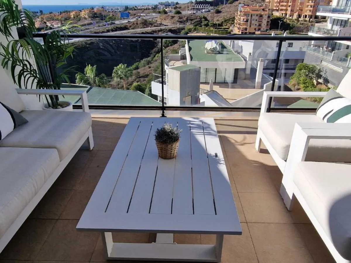 ba043c8c-556a-4158-a7c5-40d3b951e084