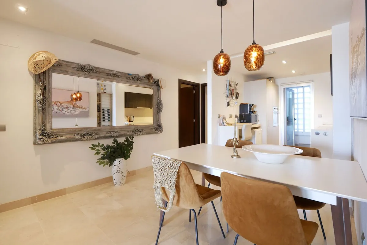 f4af8097-acb8-4948-842c-74db14a2d581