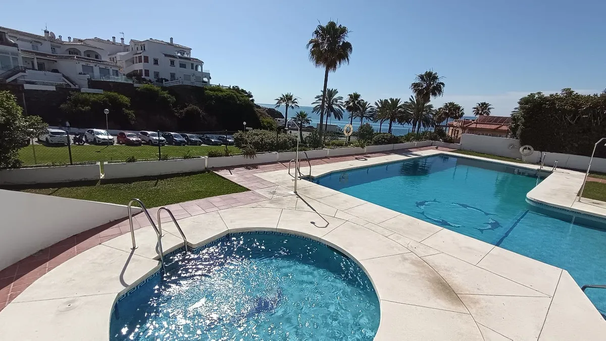 6afb6157-0cfc-4649-8092-1b9eb0afccb0