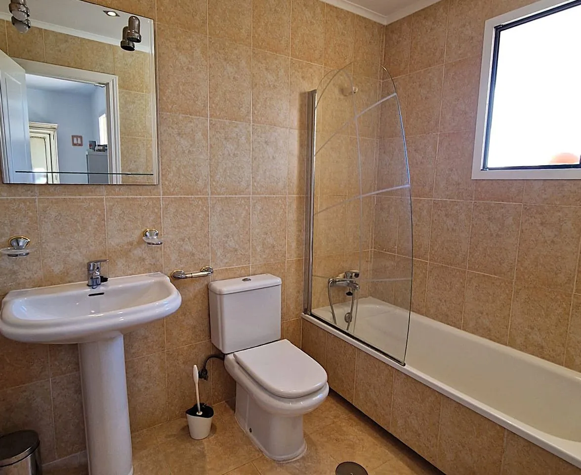 4cfc1d06-0ad7-4ee0-9823-28165971baa0