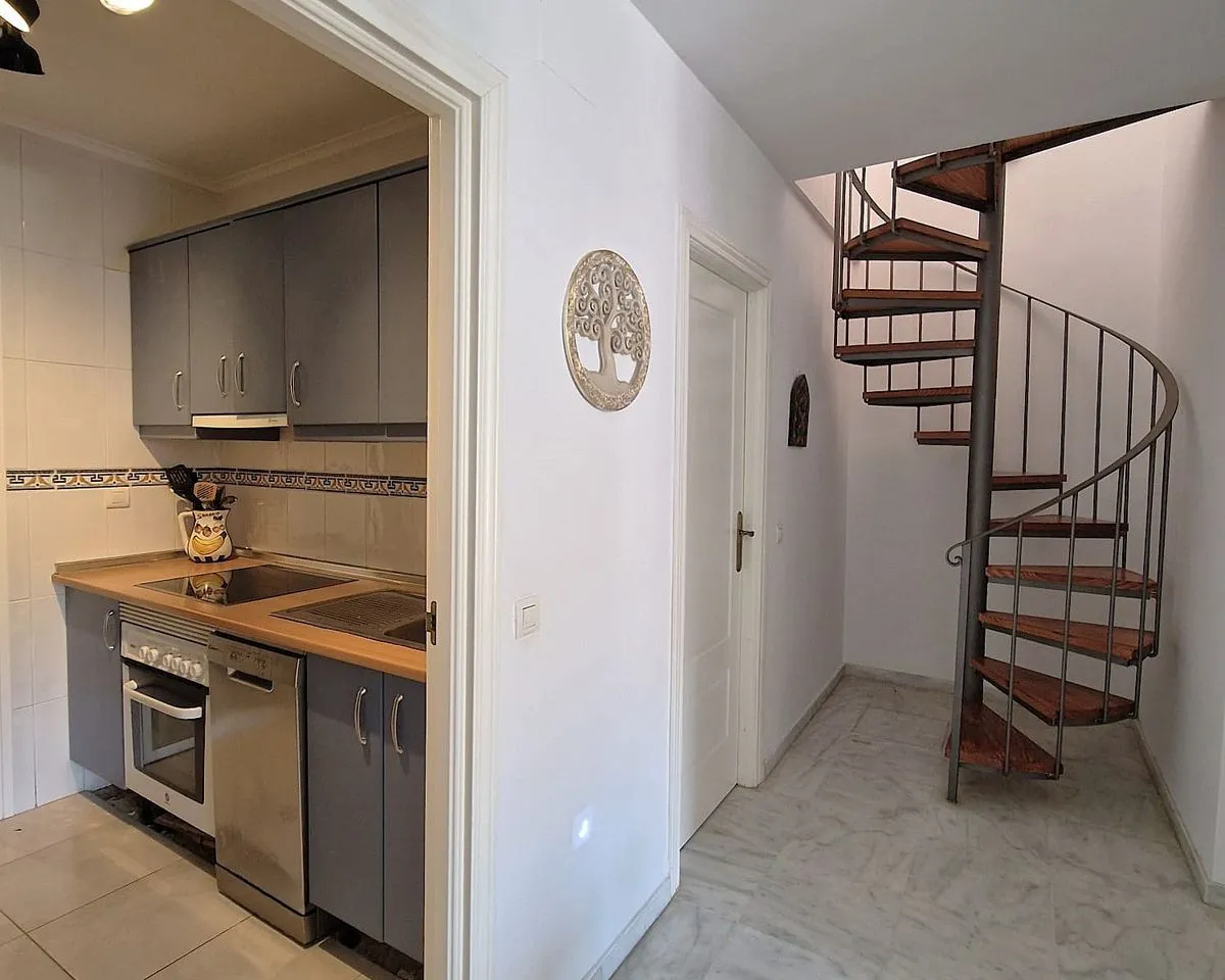 db7a6576-ee98-40b1-ac7c-9be5b2e14a7b