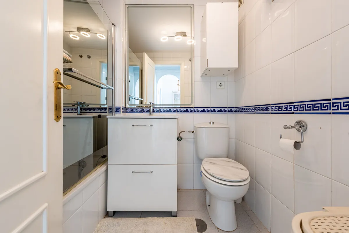 8e08700a-5404-4b3d-8889-44d363e6dc88