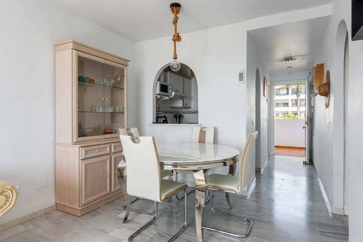 bb903933-ae54-4c09-a37c-06a34b125f6b