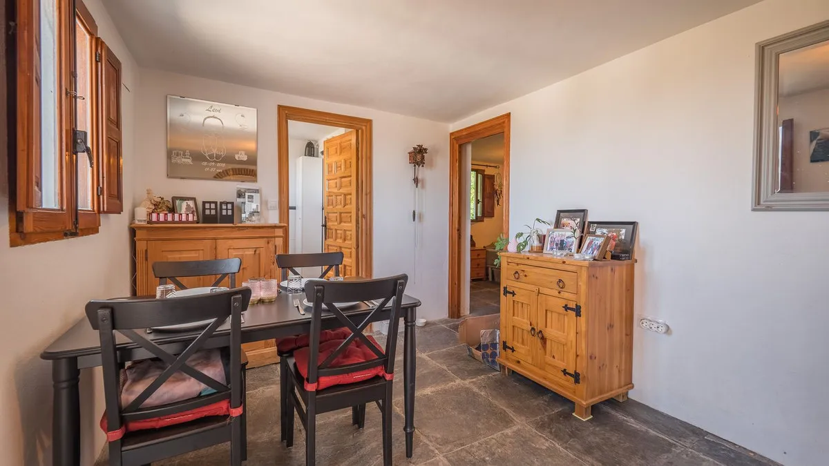 16f7ed9e-9ce4-4736-9950-1525d18bfc9b