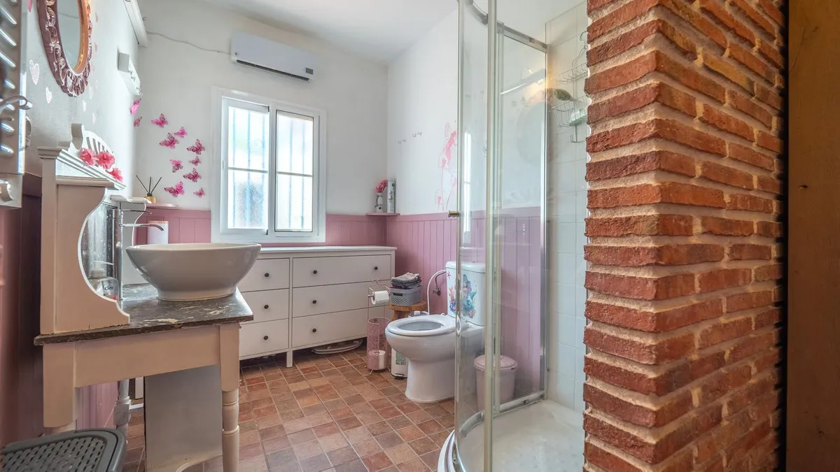 1bcb6f27-d274-4587-bc71-5b5bae48fcb2