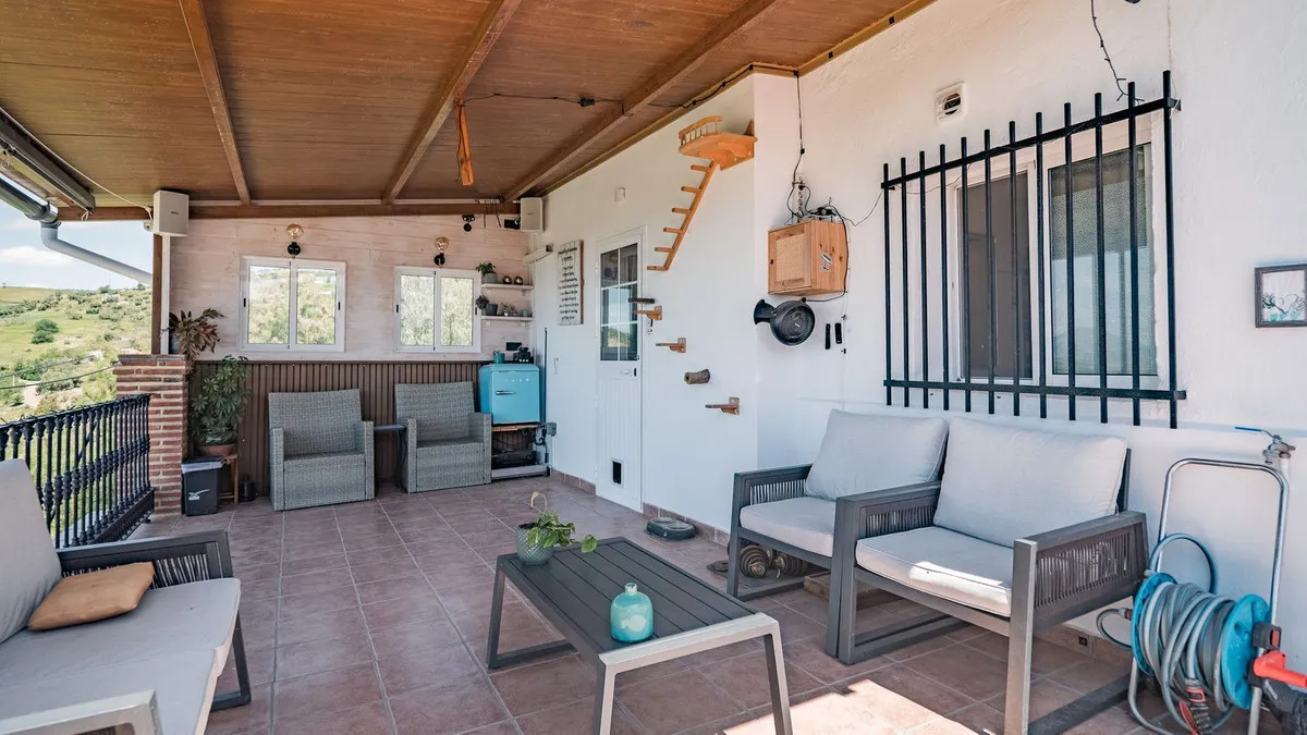 77611802-855c-40de-be8e-c43075b3538d