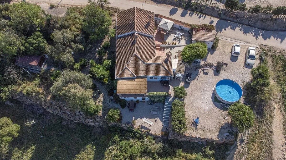 cdeced4e-1e45-4fd9-87b5-724332517504