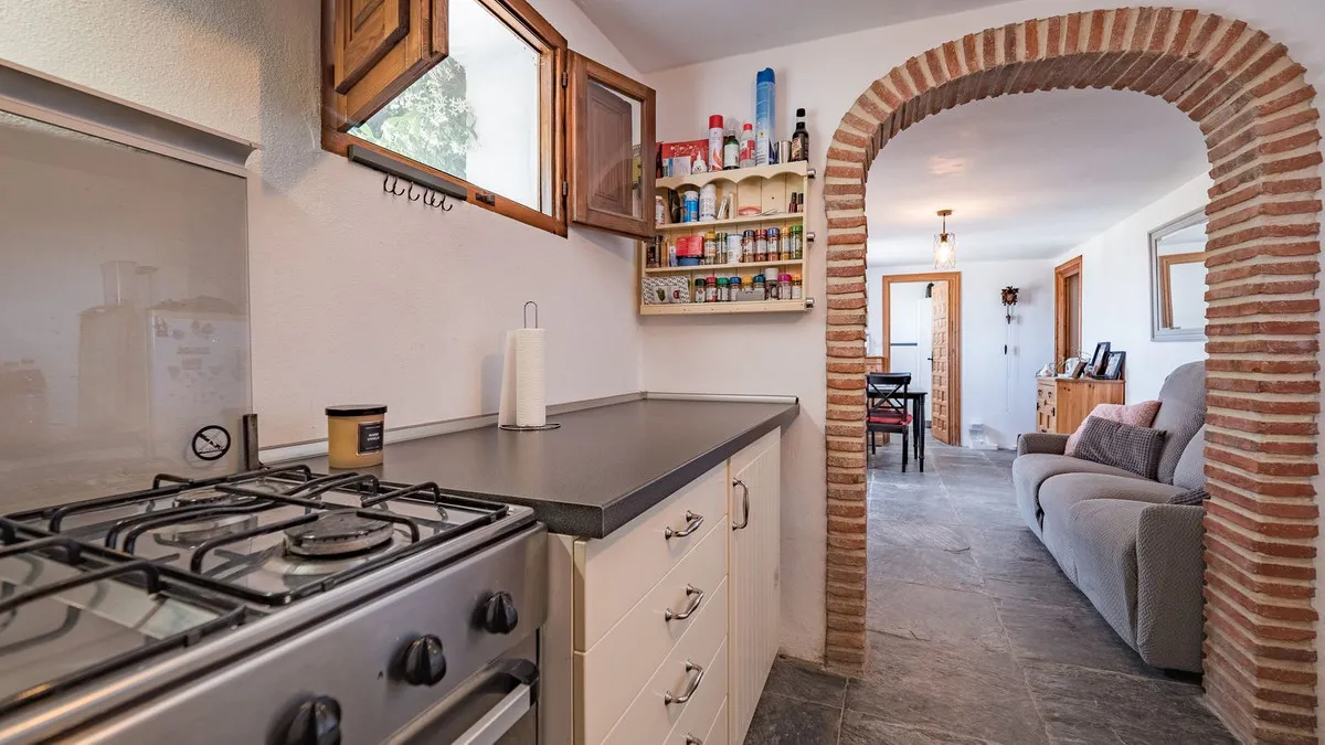 f29a5947-a3d8-4b23-b1b7-f31eefa8cc65