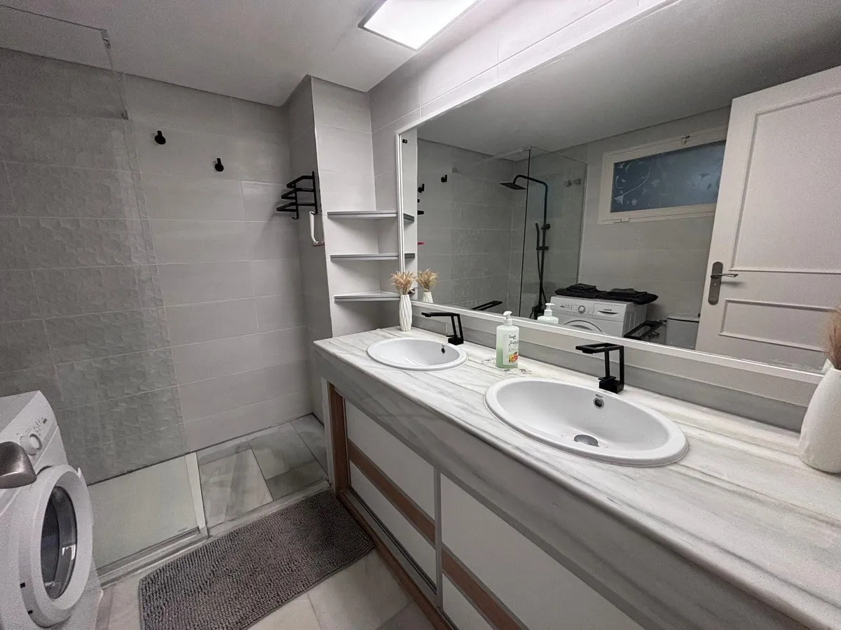 b198c86e-4c54-4047-8b0e-e2dfb724d7bc