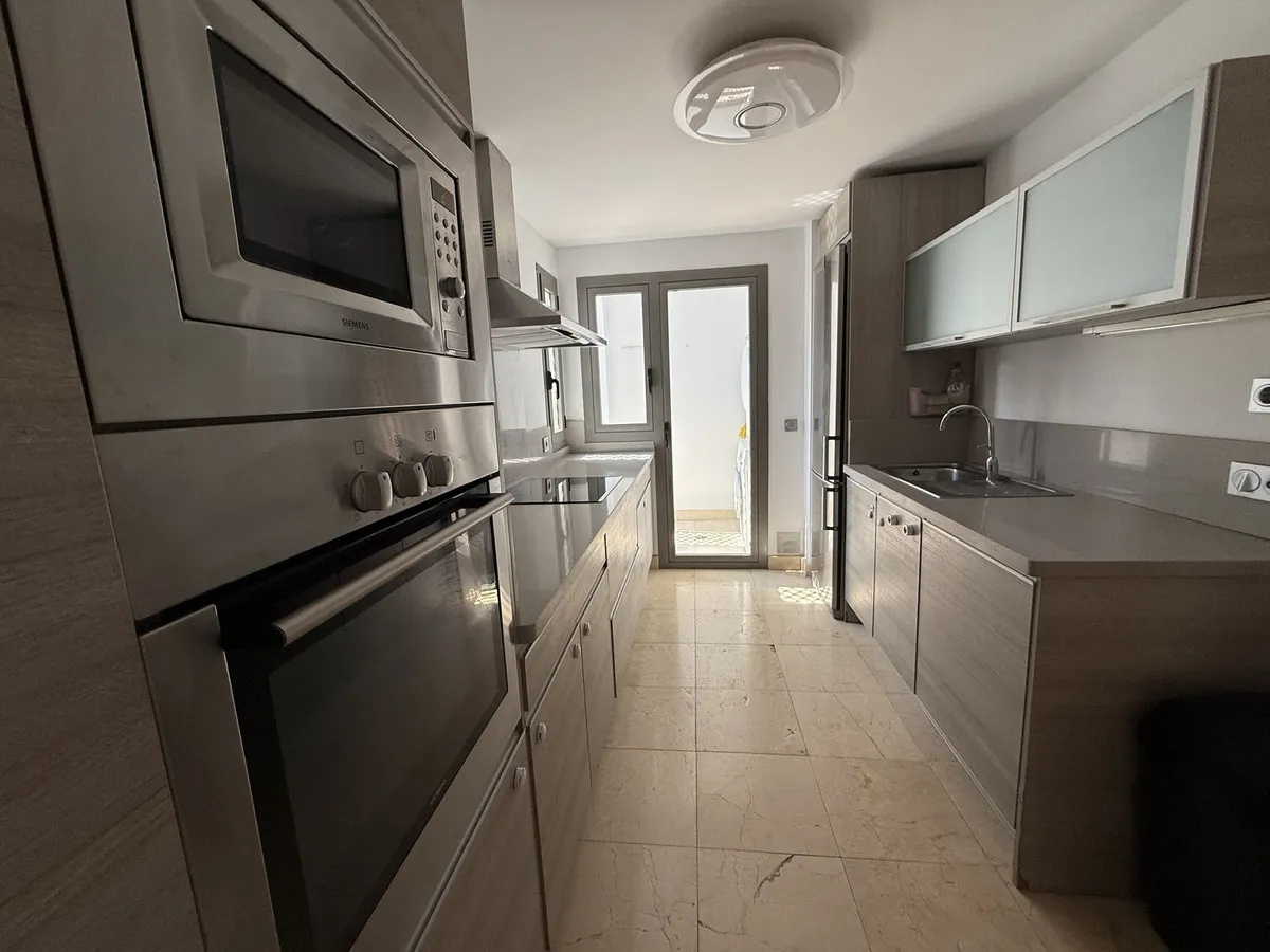 09bbf2b5-cc97-44c5-8464-01aa8ddf1478