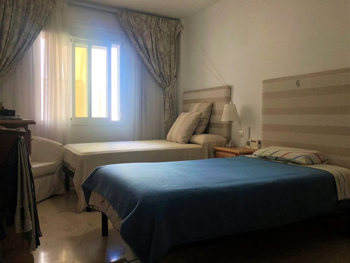 6ef533d2-868d-445b-b61a-5043d1594498