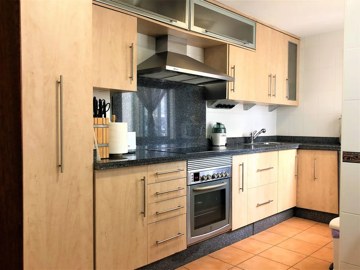 d8211403-06d9-4a7e-b8e5-e2e911379b3e