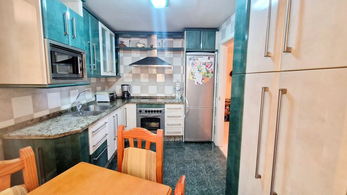 d8910566-34e6-4e73-966d-493d2396aa79