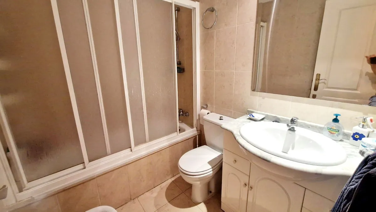 f6b02687-f4c9-4046-80ff-ebc6be0e18b3