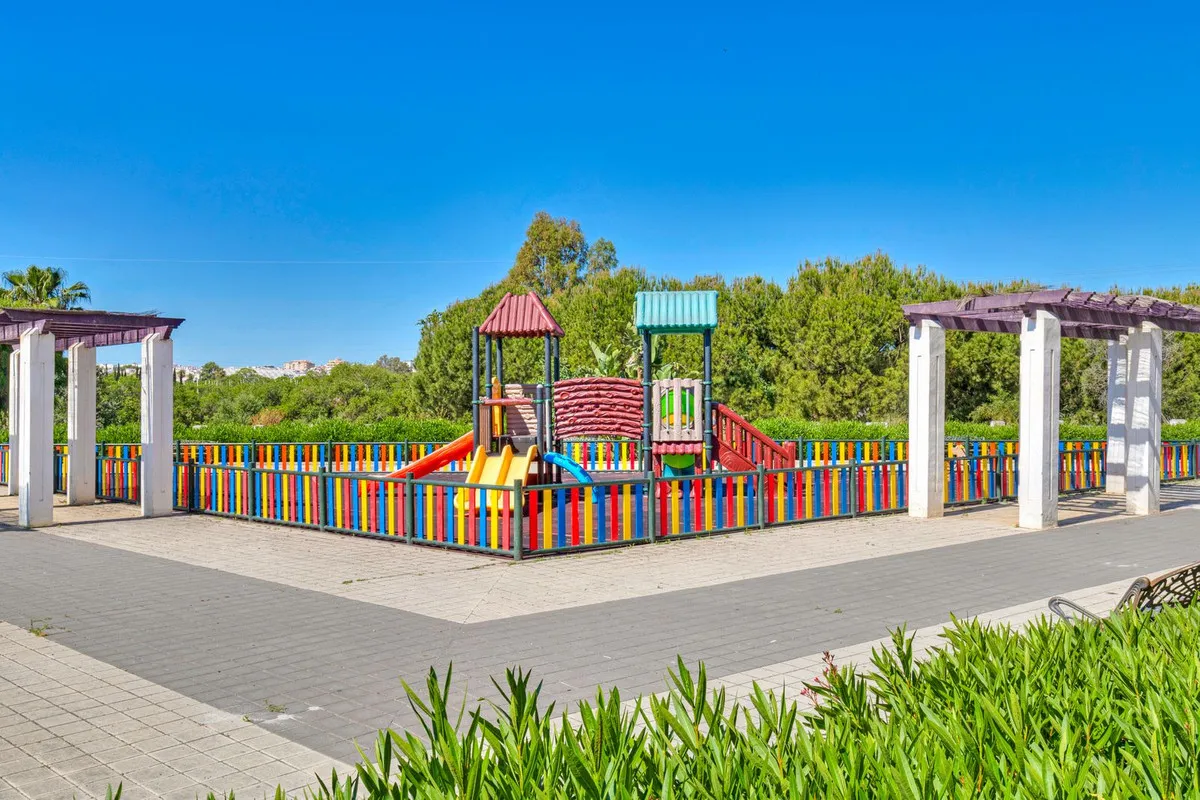 0b4e4ec6-28db-4e0e-b484-824e8168afbe