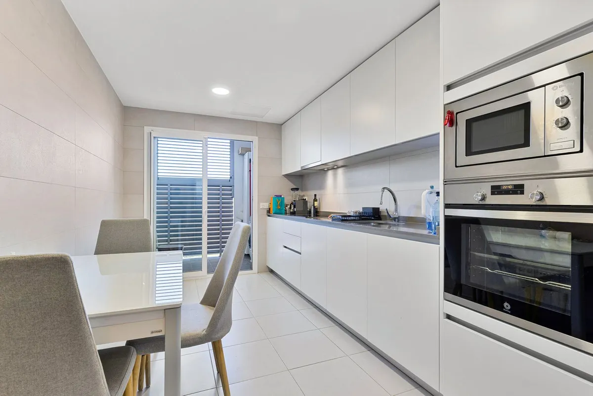 33c39e3e-468e-4afd-9fb1-cbcd910bfb3a