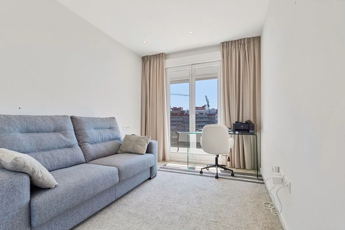 6c563ac4-91d5-4f32-ab66-0fe8f68cfae0