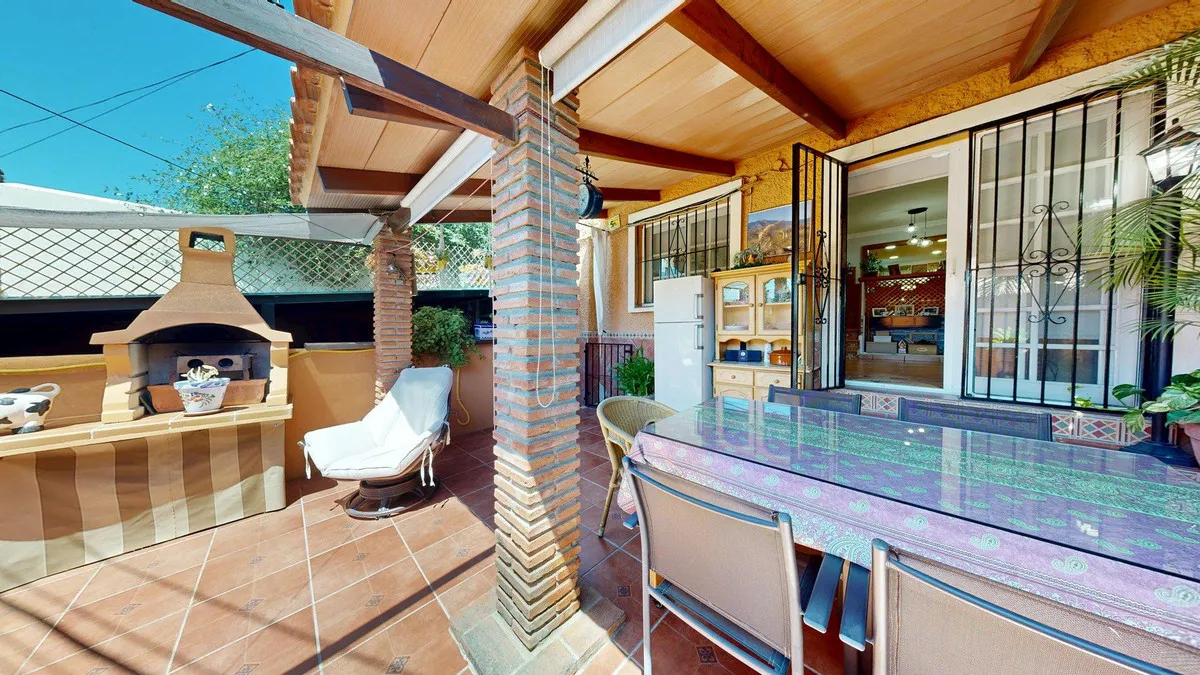 b350d6de-d4f2-4271-bd10-25e54b160a5e